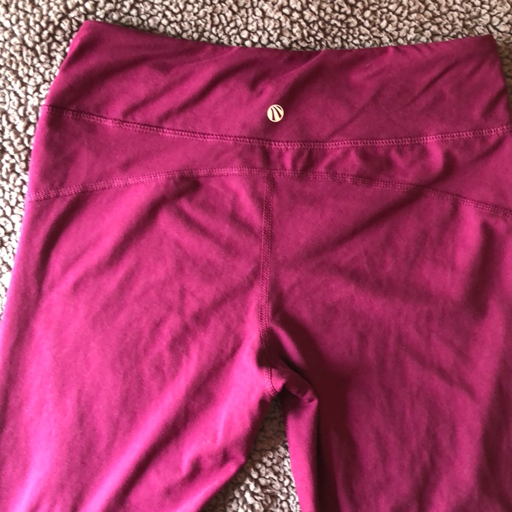 Workout crops - Picture 2 of 2